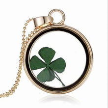 Load image into Gallery viewer, Organic Dried Flower Pendant