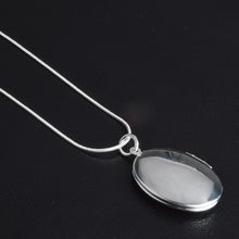 Load image into Gallery viewer, Retro Oval Custom Photo Pendant Necklace
