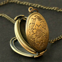 Load image into Gallery viewer, Extended Photo Box Pendant Necklace Gold
